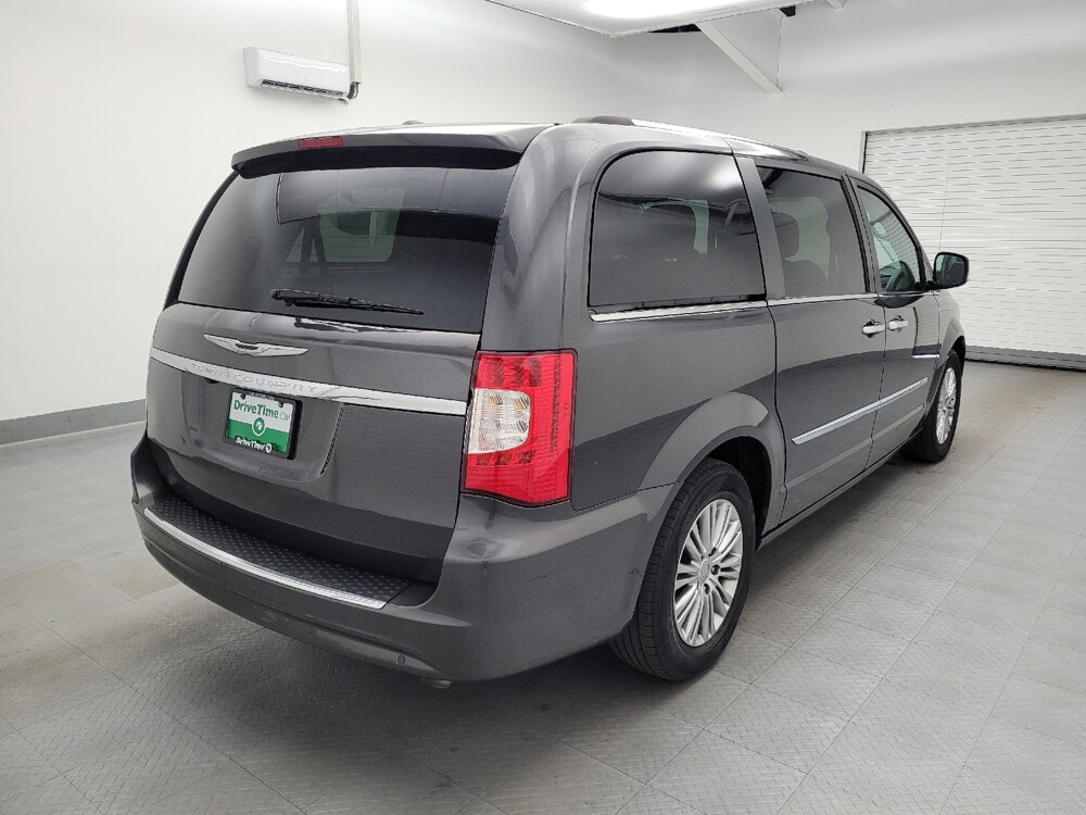 2016 Chrysler Town & Country in Louisville, KY 40258 - 18096867 9