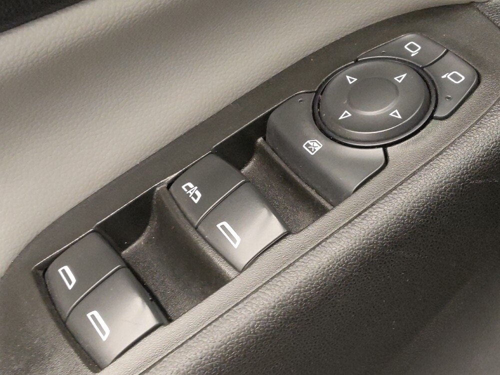 2022 Chevrolet Equinox in Live Oak, TX 78233 - 18096892 27