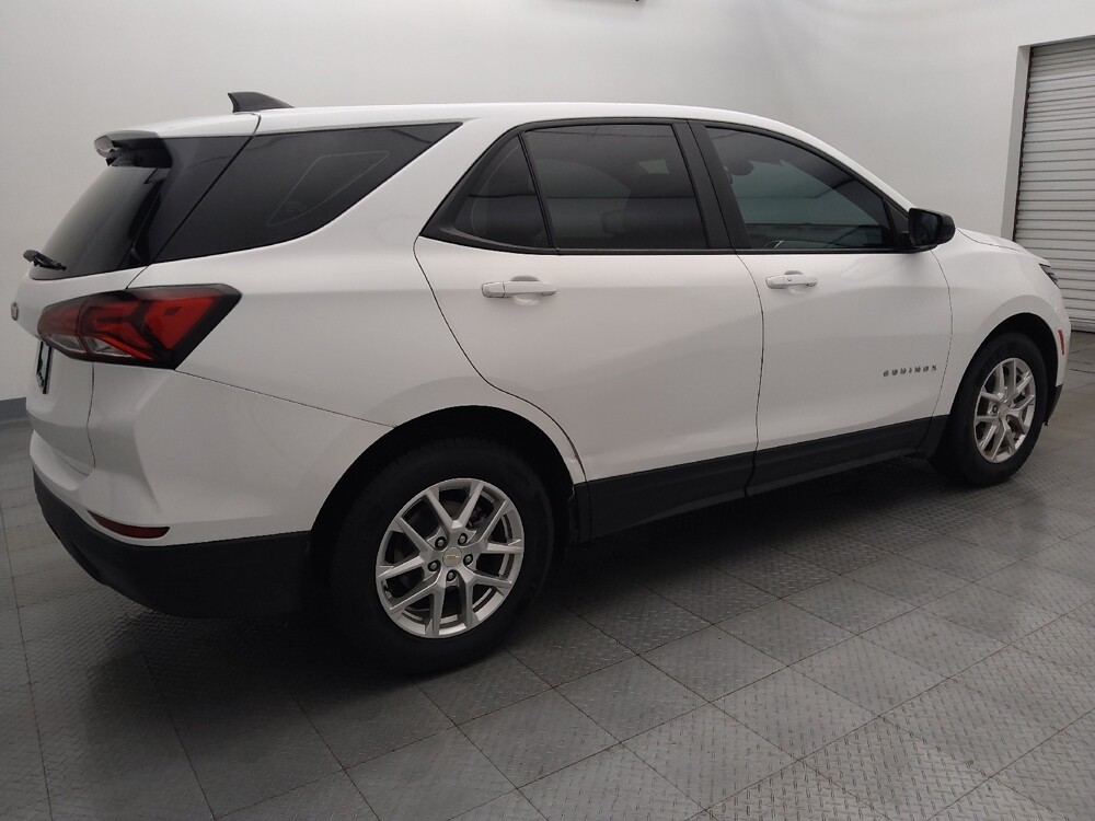 2022 Chevrolet Equinox in Live Oak, TX 78233 - 18096892 10