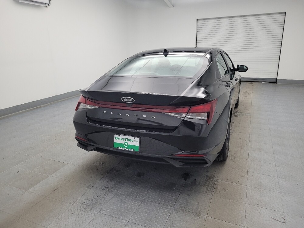 2022 Hyundai Elantra in Miamisburg, OH 45342 - 18096893 7