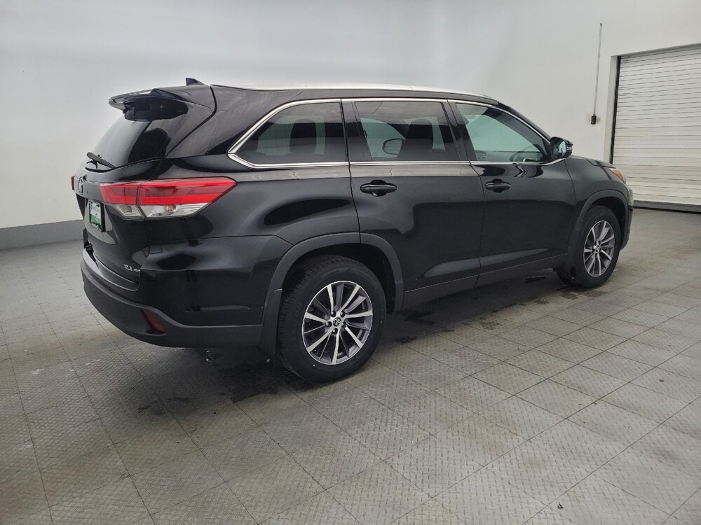 2019 Toyota Highlander in Williamstown, NJ 8094 - 18096897 10