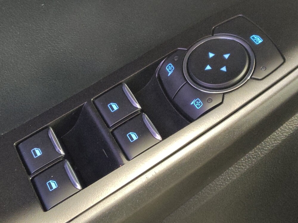 2020 Ford Explorer in Live Oak, TX 78233 - 18096902 27