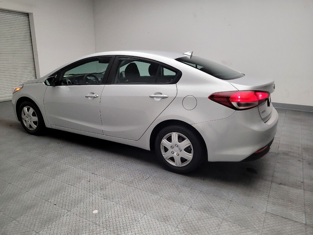 2017 Kia Forte in Downey, CA 90241 - 18096903 3