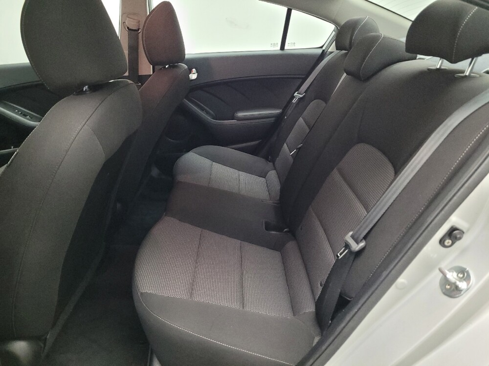 2017 Kia Forte in Downey, CA 90241 - 18096903 18