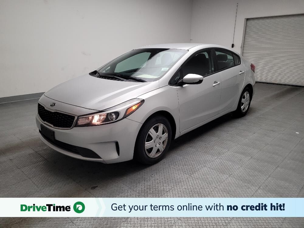 2017 Kia Forte in Downey, CA 90241 - 18096903
