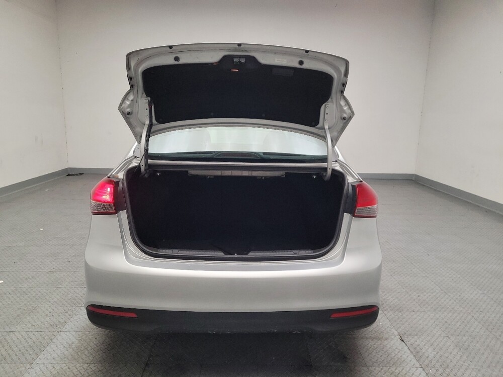 2017 Kia Forte in Downey, CA 90241 - 18096903 29