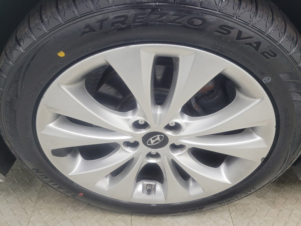 2013 Hyundai Azera in Ft Wayne, IN 46805 - 18096923 31