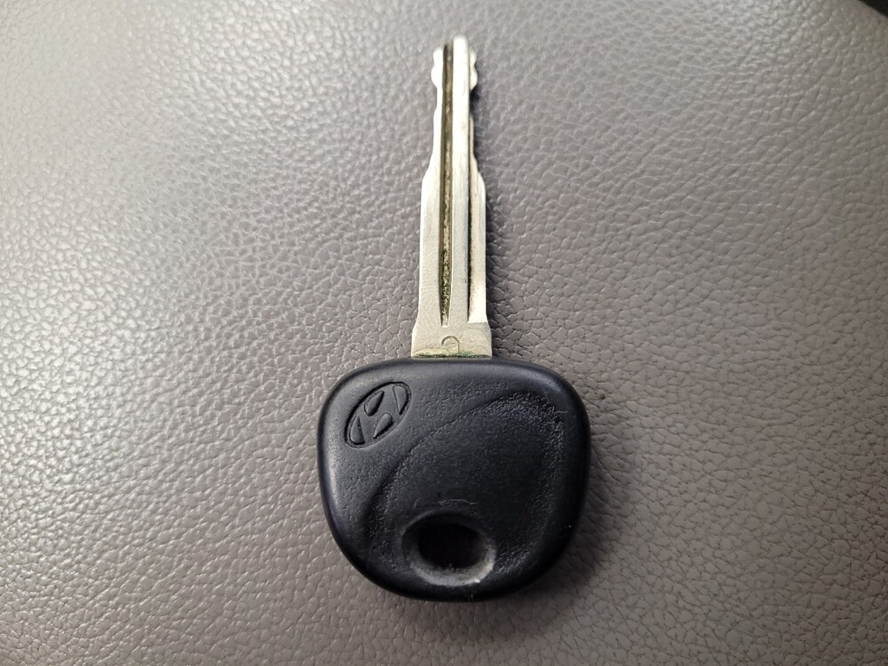 2017 Hyundai Elantra in Fresno, CA 93726 - 18096925 32