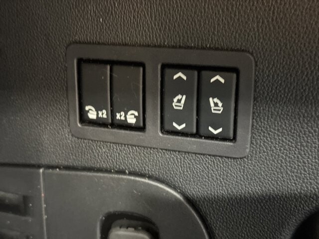 2019 GMC Yukon in Burlington, WI 53105 - 18096928 25