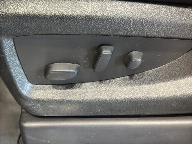 2019 GMC Yukon in Burlington, WI 53105 - 18096928 19