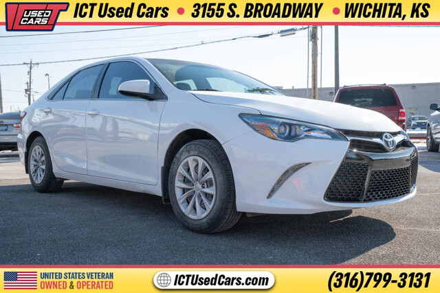2017 Toyota Camry in Wichita, KS 67216 - 18096930 6