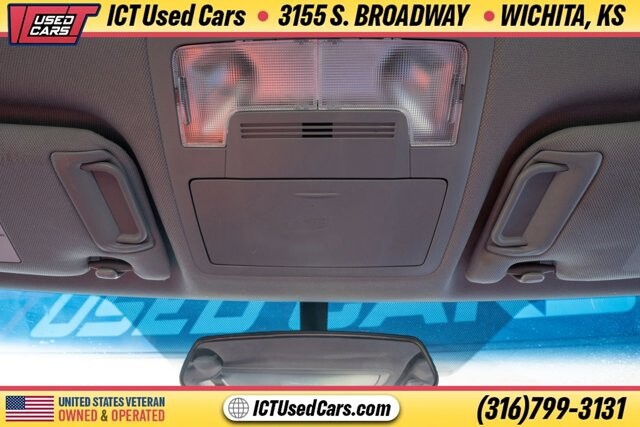 2017 Toyota Camry in Wichita, KS 67216 - 18096930 8