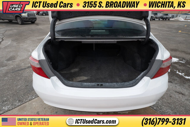 2017 Toyota Camry in Wichita, KS 67216 - 18096930 4