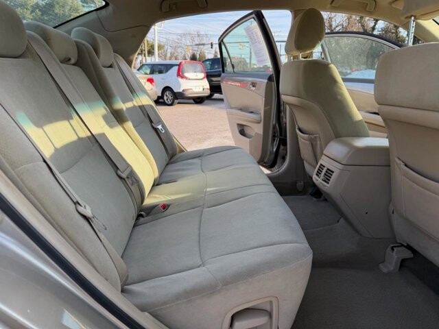 2005 Toyota Avalon in Baltimore, MD 21225 - 18096933 13