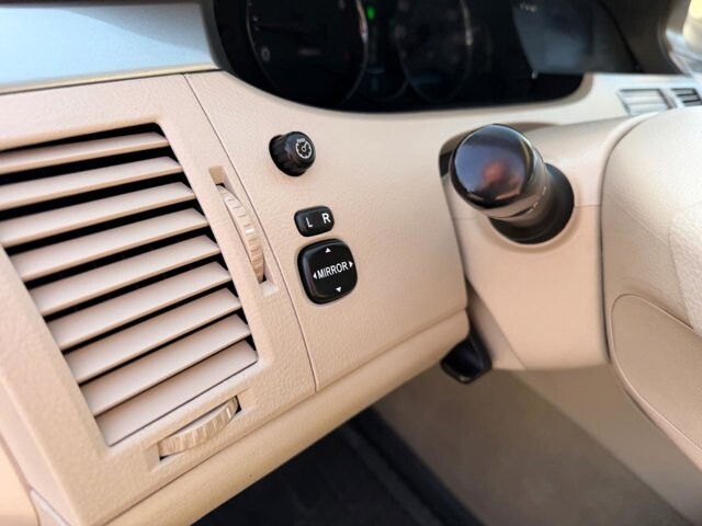 2005 Toyota Avalon in Baltimore, MD 21225 - 18096933 20