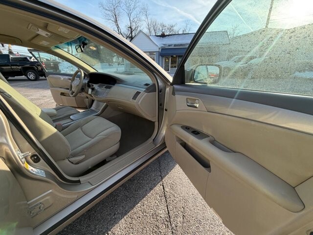 2005 Toyota Avalon in Baltimore, MD 21225 - 18096933 8