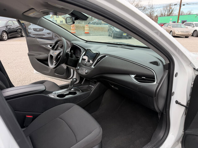 2020 Chevrolet Malibu in Baltimore, MD 21225 - 18096935 10