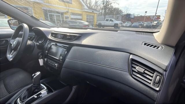 2020 Nissan Rogue in Greenville, SC 29607 - 18096938 12