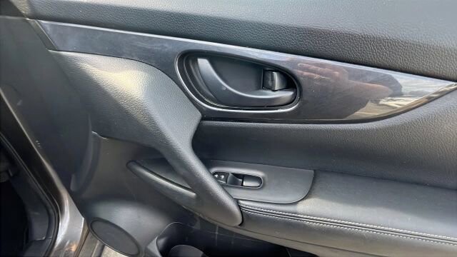 2020 Nissan Rogue in Greenville, SC 29607 - 18096938 10