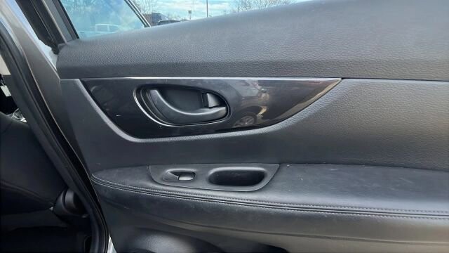 2020 Nissan Rogue in Greenville, SC 29607 - 18096938 14