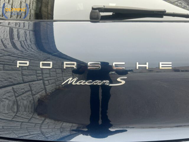 2017 Porsche Macan in Decatur, GA 30032 - 18096941 19