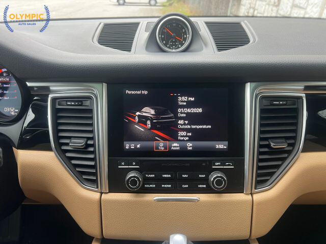 2017 Porsche Macan in Decatur, GA 30032 - 18096941 28