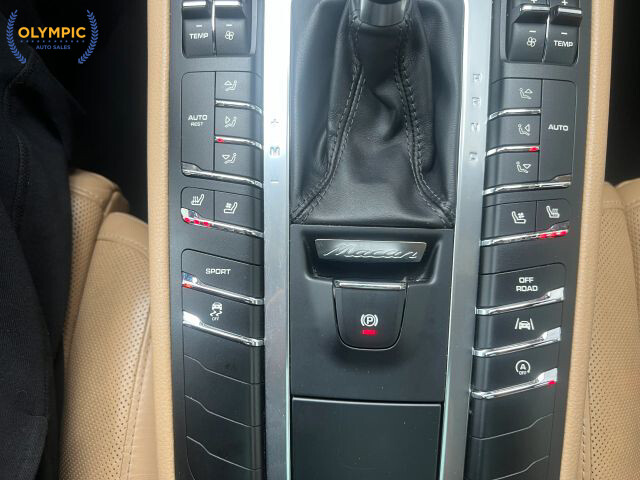 2017 Porsche Macan in Decatur, GA 30032 - 18096941 33