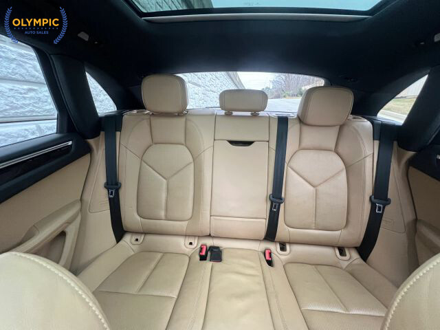 2017 Porsche Macan in Decatur, GA 30032 - 18096941 49