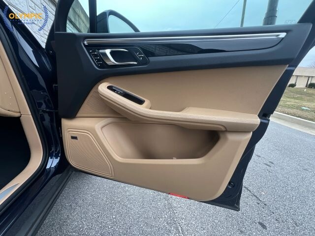 2017 Porsche Macan in Decatur, GA 30032 - 18096941 51