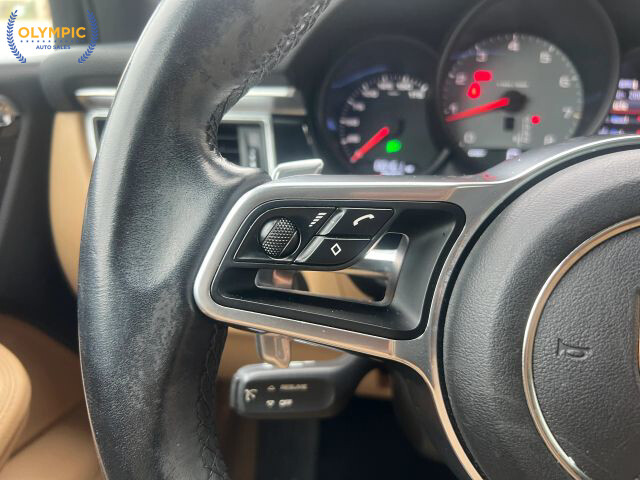 2017 Porsche Macan in Decatur, GA 30032 - 18096941 24