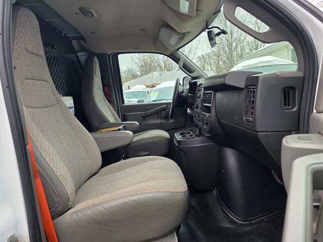 2019 Chevrolet Express 2500 in Blauvelt, NY 10913 - 18096944 28