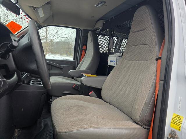 2019 Chevrolet Express 2500 in Blauvelt, NY 10913 - 18096944 12