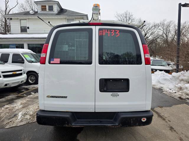 2019 Chevrolet Express 2500 in Blauvelt, NY 10913 - 18096944 7