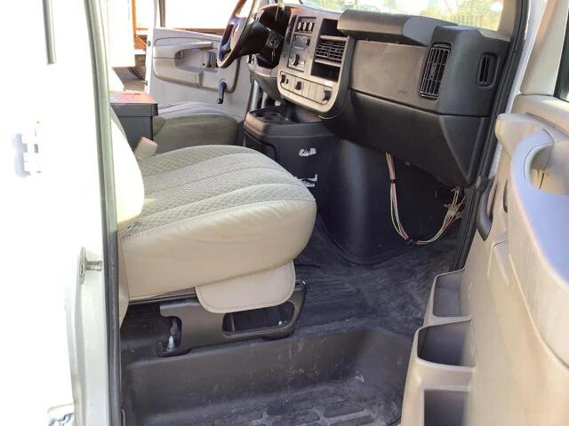 2011 Chevrolet Express 2500 in Blauvelt, NY 10913 - 18096946 13