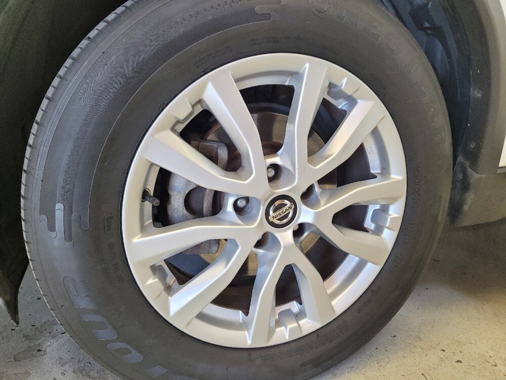 2018 Nissan Rogue in Fresno, CA 93726 - 18096963 31