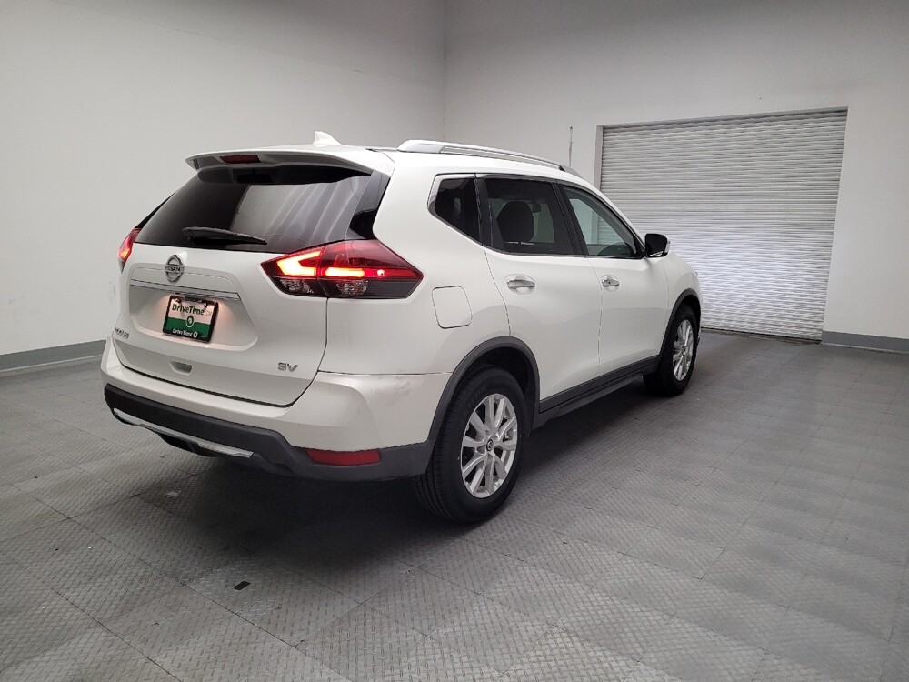 2018 Nissan Rogue in Fresno, CA 93726 - 18096963 9