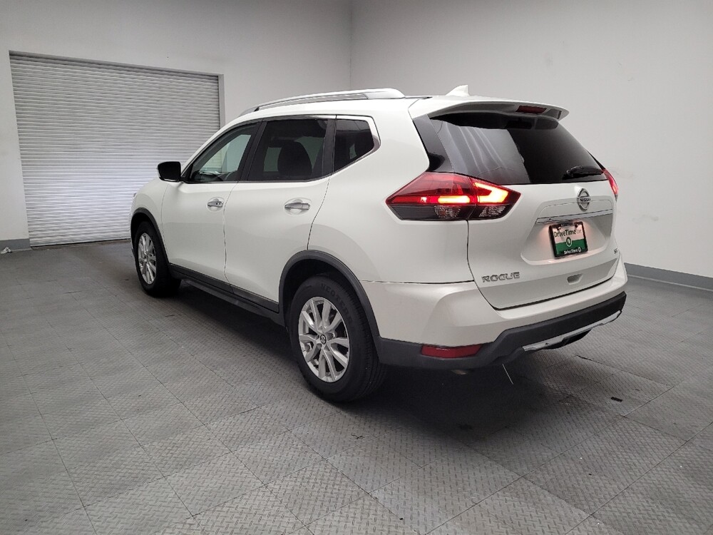 2018 Nissan Rogue in Fresno, CA 93726 - 18096963 5