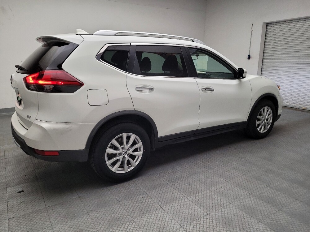 2018 Nissan Rogue in Fresno, CA 93726 - 18096963 10