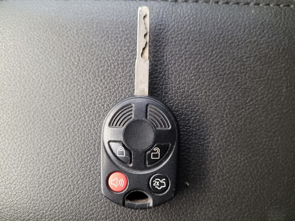 2016 Ford Escape in Downey, CA 90241 - 18096968 32