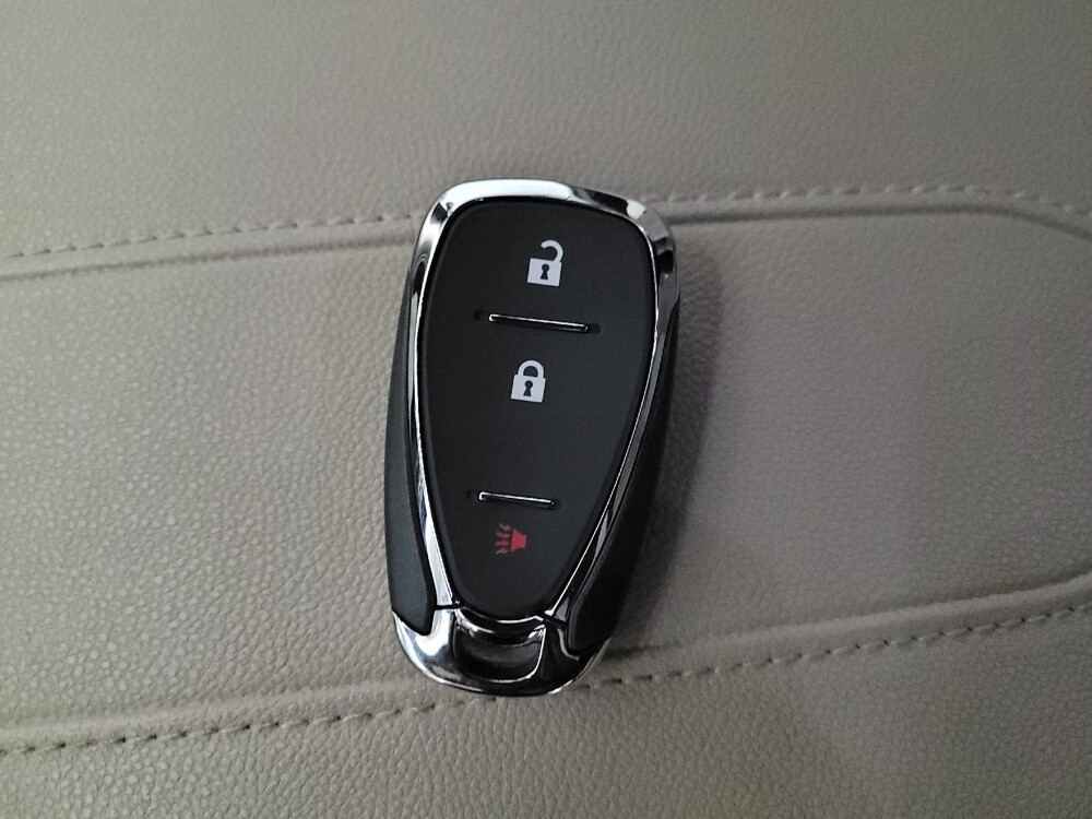 2022 Chevrolet Traverse in Downey, CA 90241 - 18096970 32