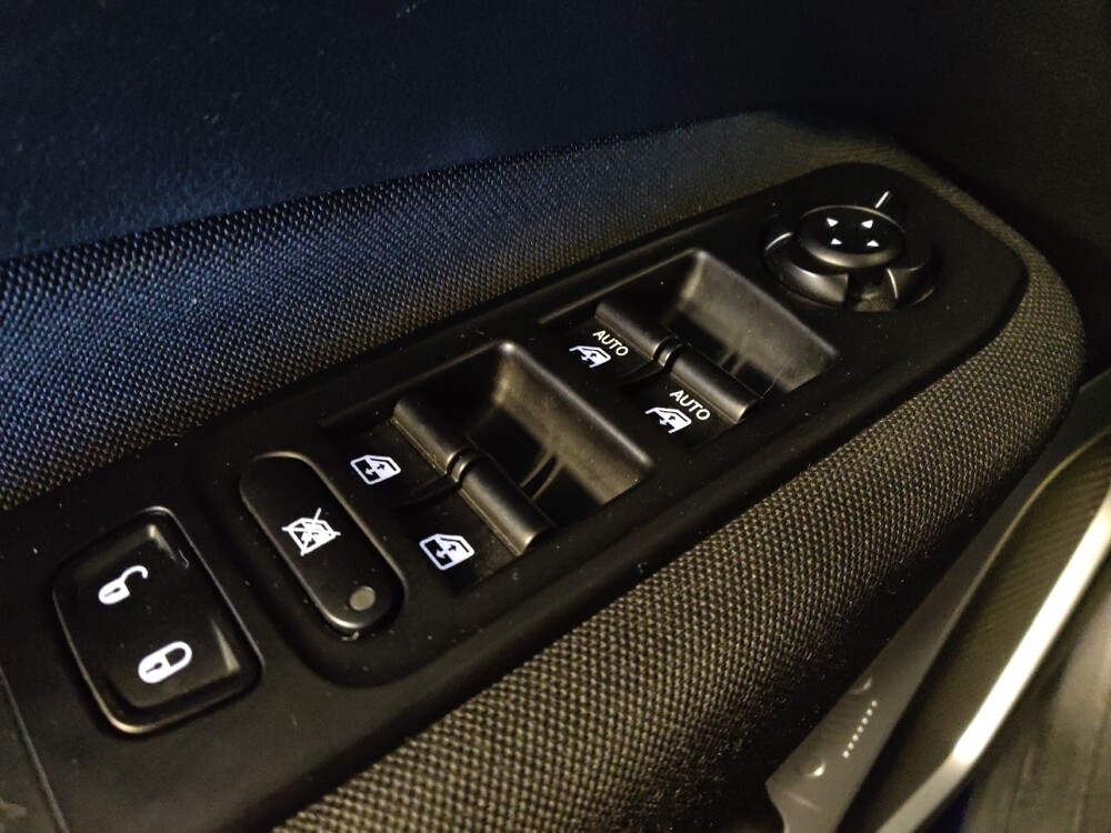 2021 Jeep Renegade in Glendale, AZ 85301 - 18096983 27