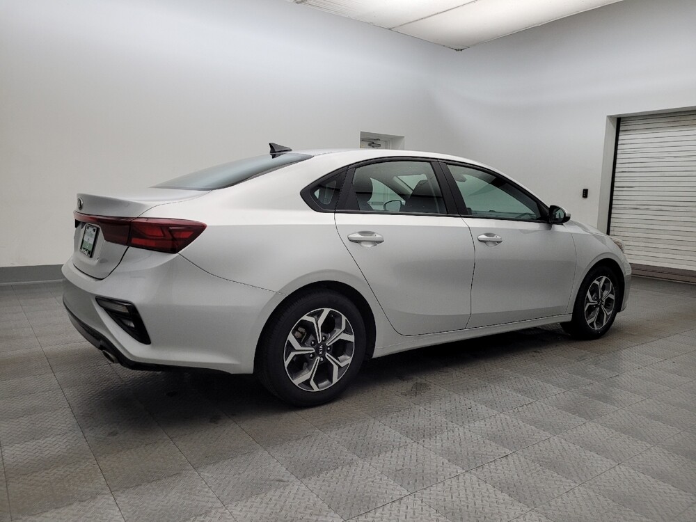 2021 Kia Forte in Glendale, AZ 85301 - 18096984 10