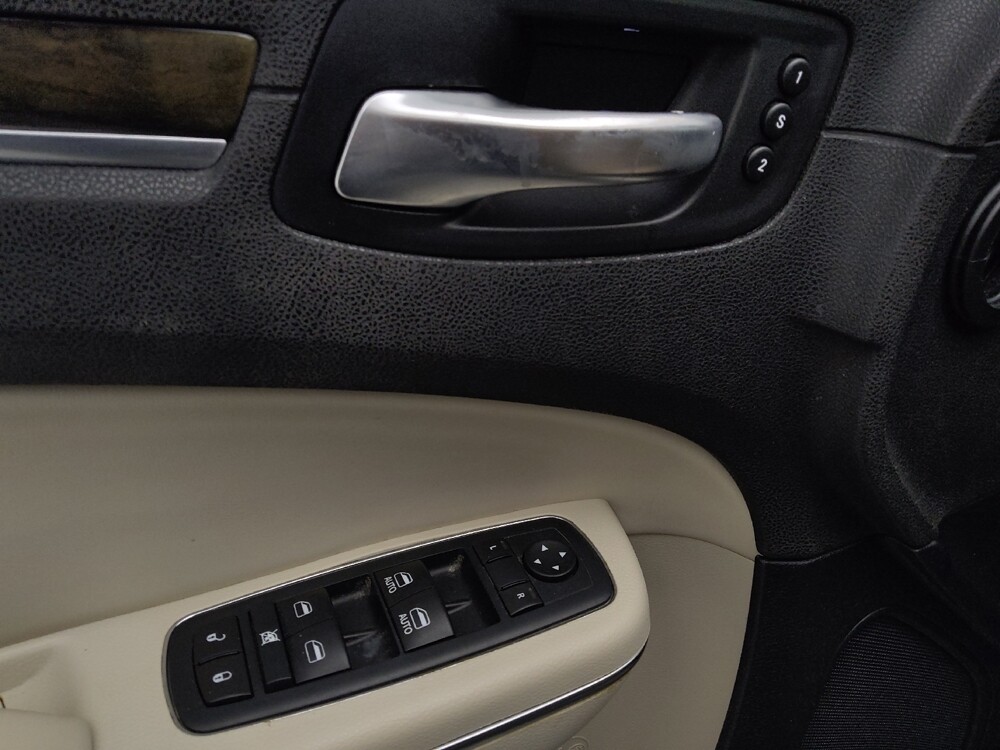 2016 Chrysler 300 in Denver, CO 80012 - 18097005 27