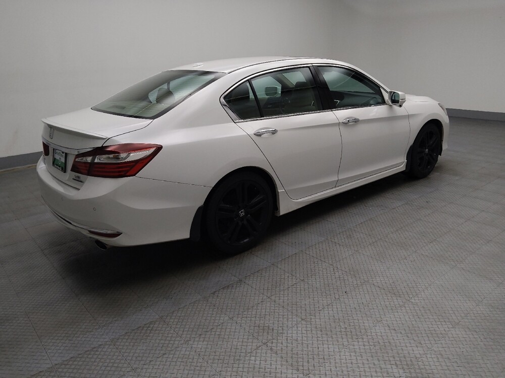 2017 Honda Accord in Lombard, IL 60148 - 18097020 10