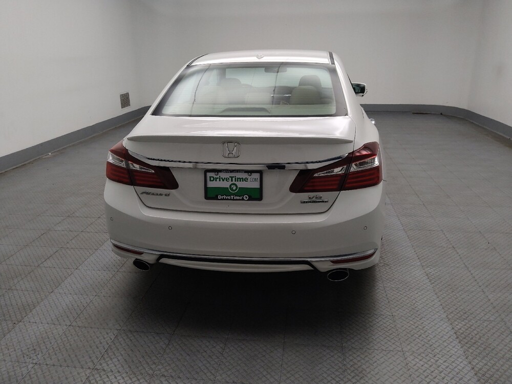 2017 Honda Accord in Lombard, IL 60148 - 18097020 7