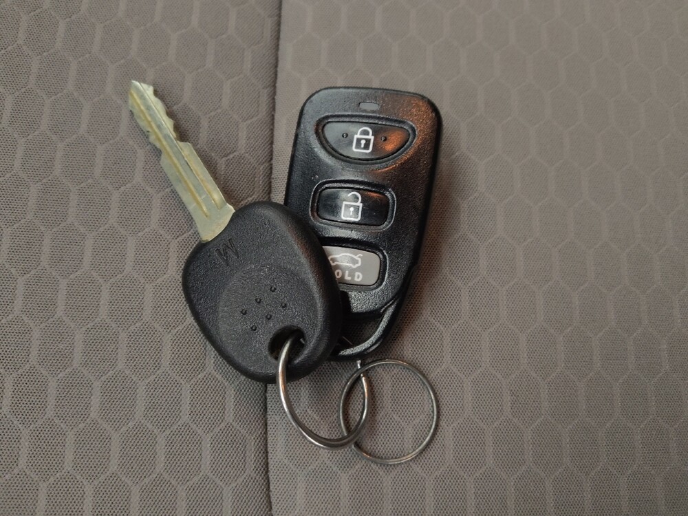 2020 Hyundai Elantra in Denver, CO 80012 - 18097024 32