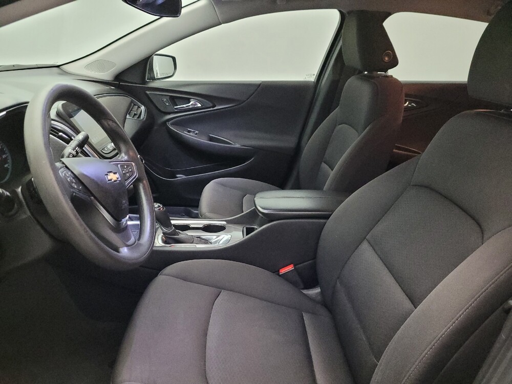 2019 Chevrolet Malibu in Chandler, AZ 85225 - 18097030 17