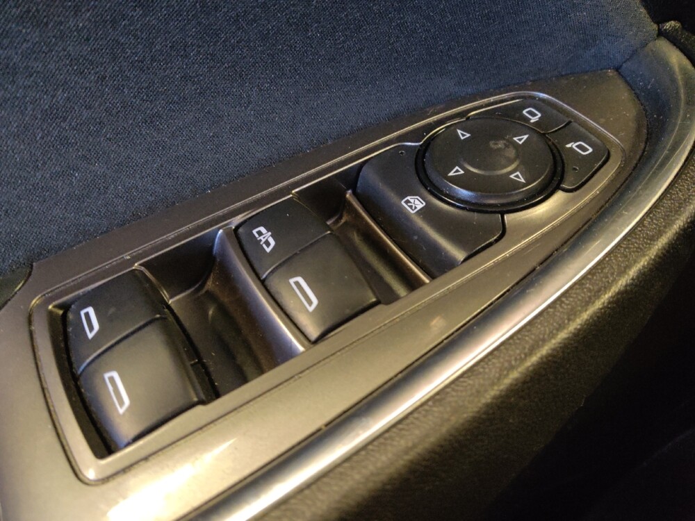 2019 Chevrolet Malibu in Chandler, AZ 85225 - 18097030 27