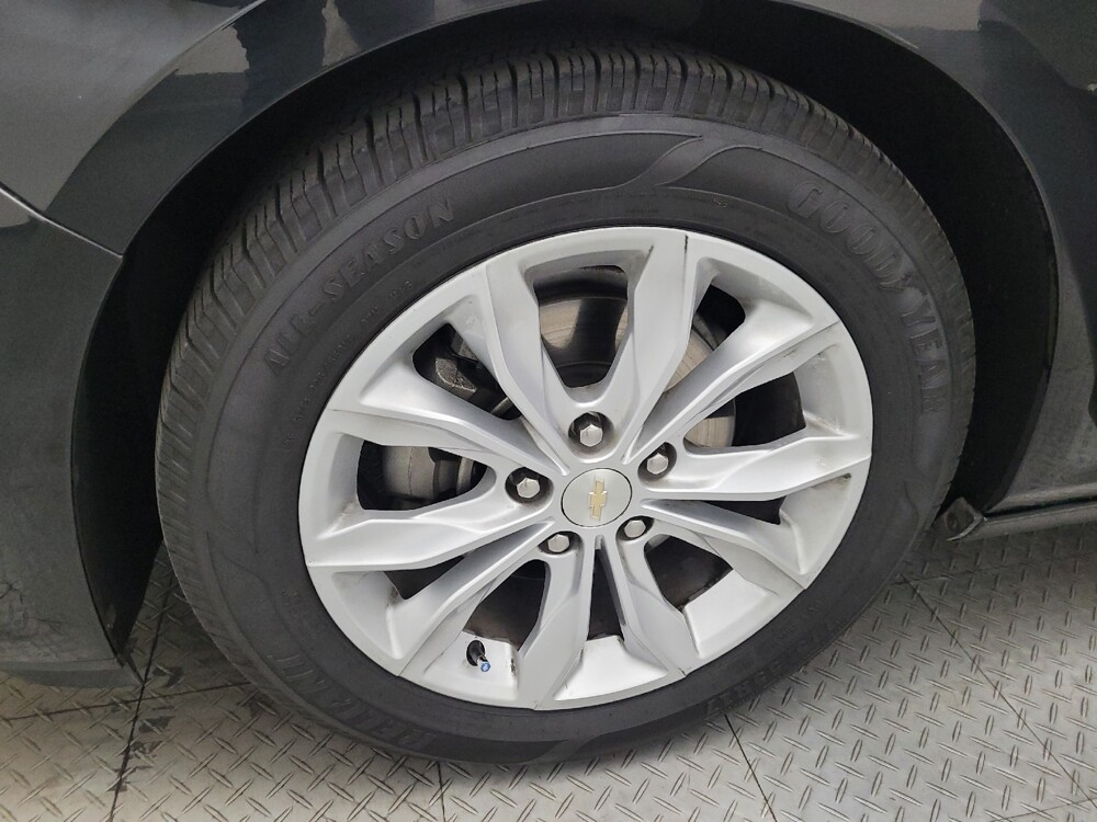 2019 Chevrolet Malibu in Chandler, AZ 85225 - 18097030 31