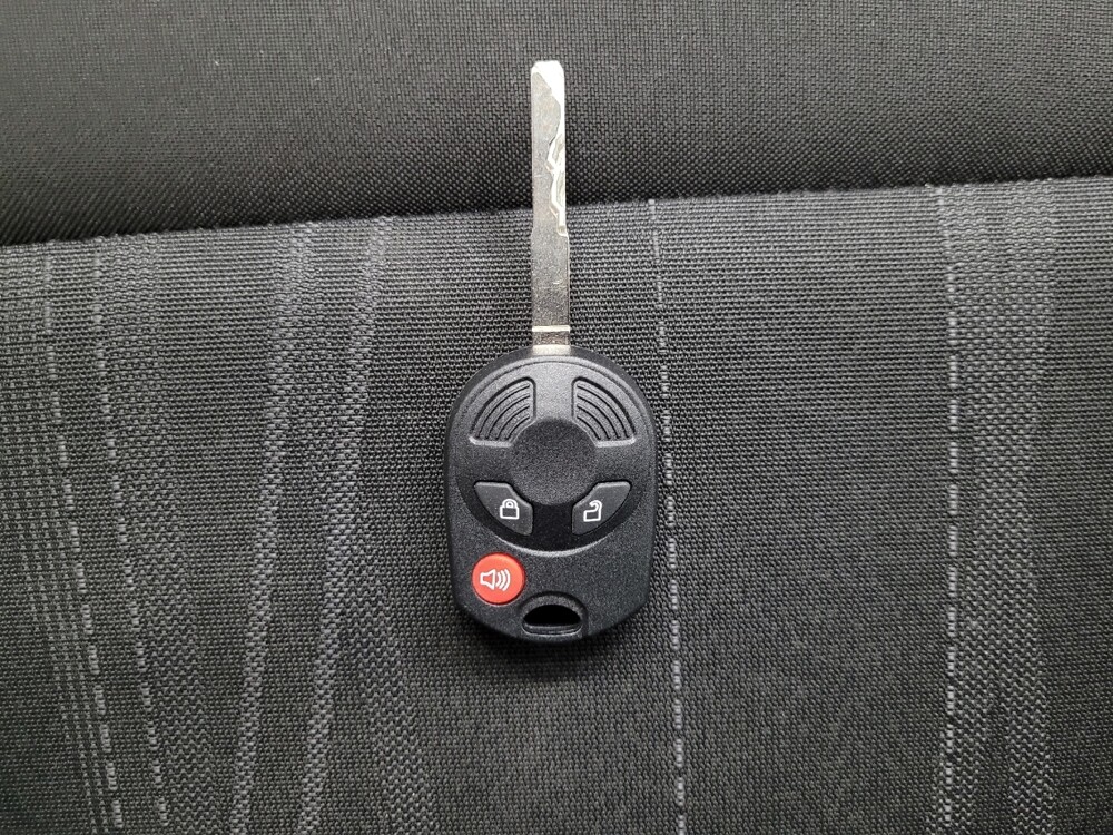 2016 Ford Focus in Las Vegas, NV 89104 - 18097035 32